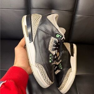 Nike Air Jordan 3 Green Glow CT8532-031 Youth  Size 7